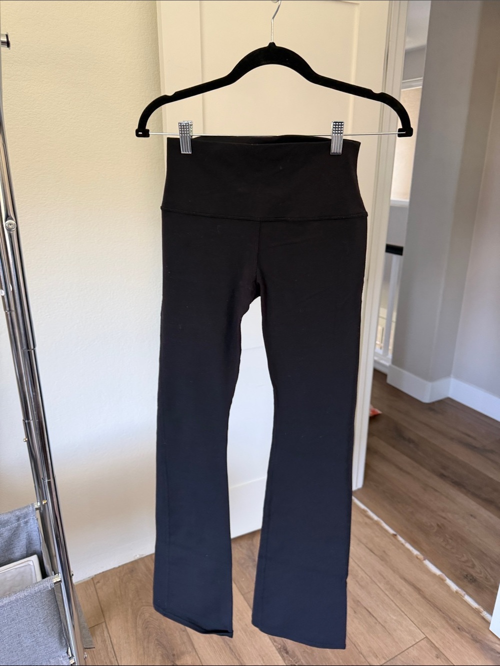 Women’s ALO Yoga Black Flare Leggings